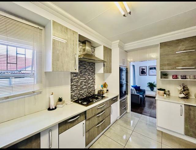 5 BEDROOM PROPERTY TO RENT IN VANDERBIJLPARK SE 3